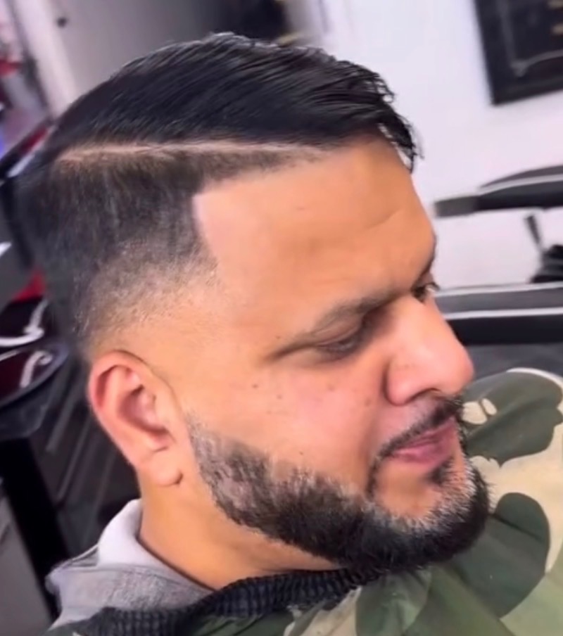 Cut'n It Close — Side Part + Beard Blend